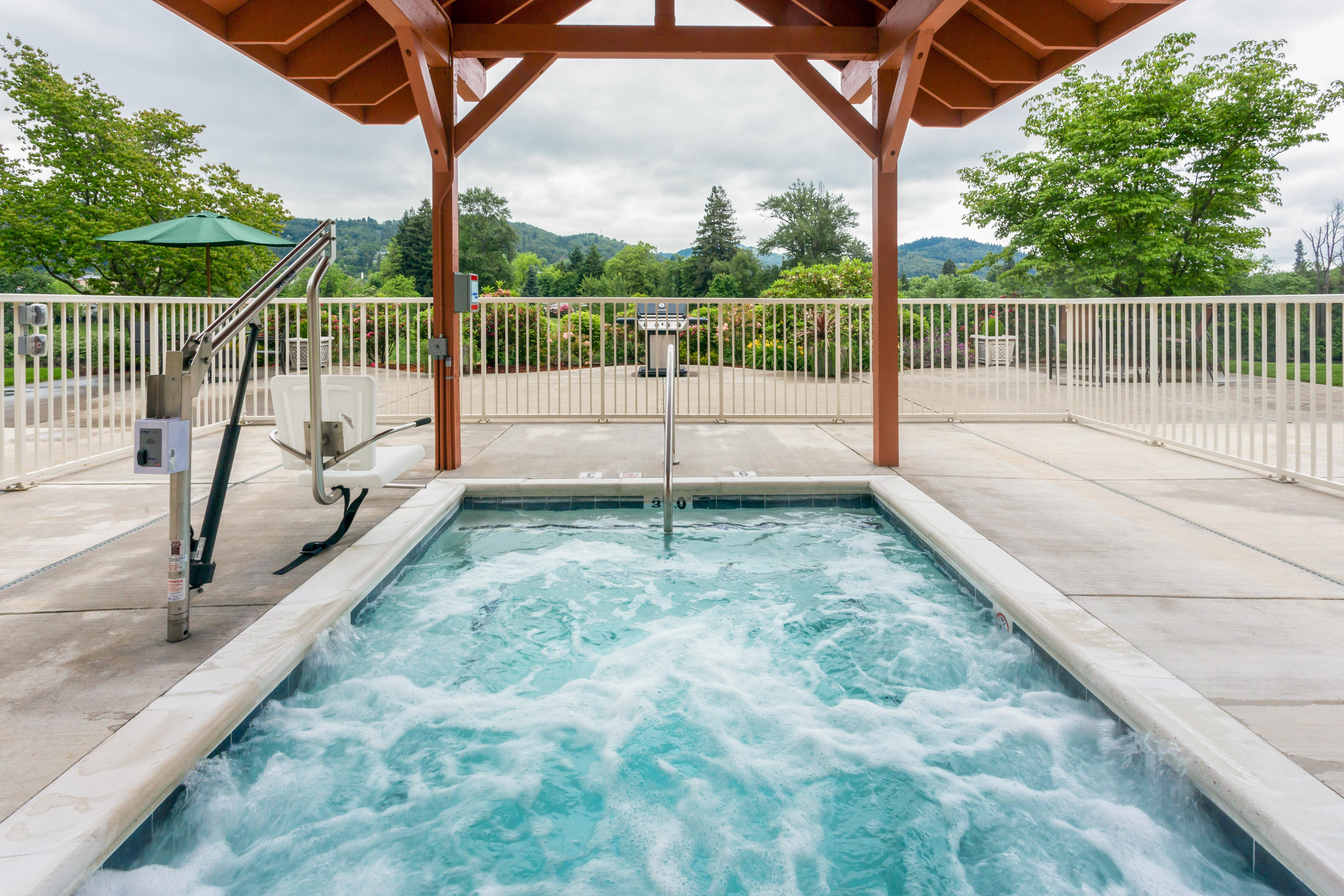 Holiday Inn Express Roseburg By Ihg Экстерьер фото