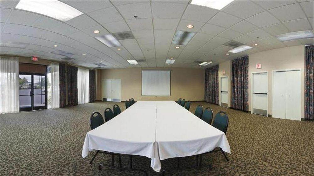 Holiday Inn Express Roseburg By Ihg Экстерьер фото