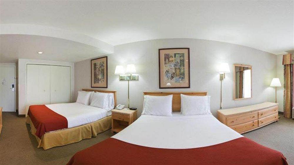 Holiday Inn Express Roseburg By Ihg Экстерьер фото