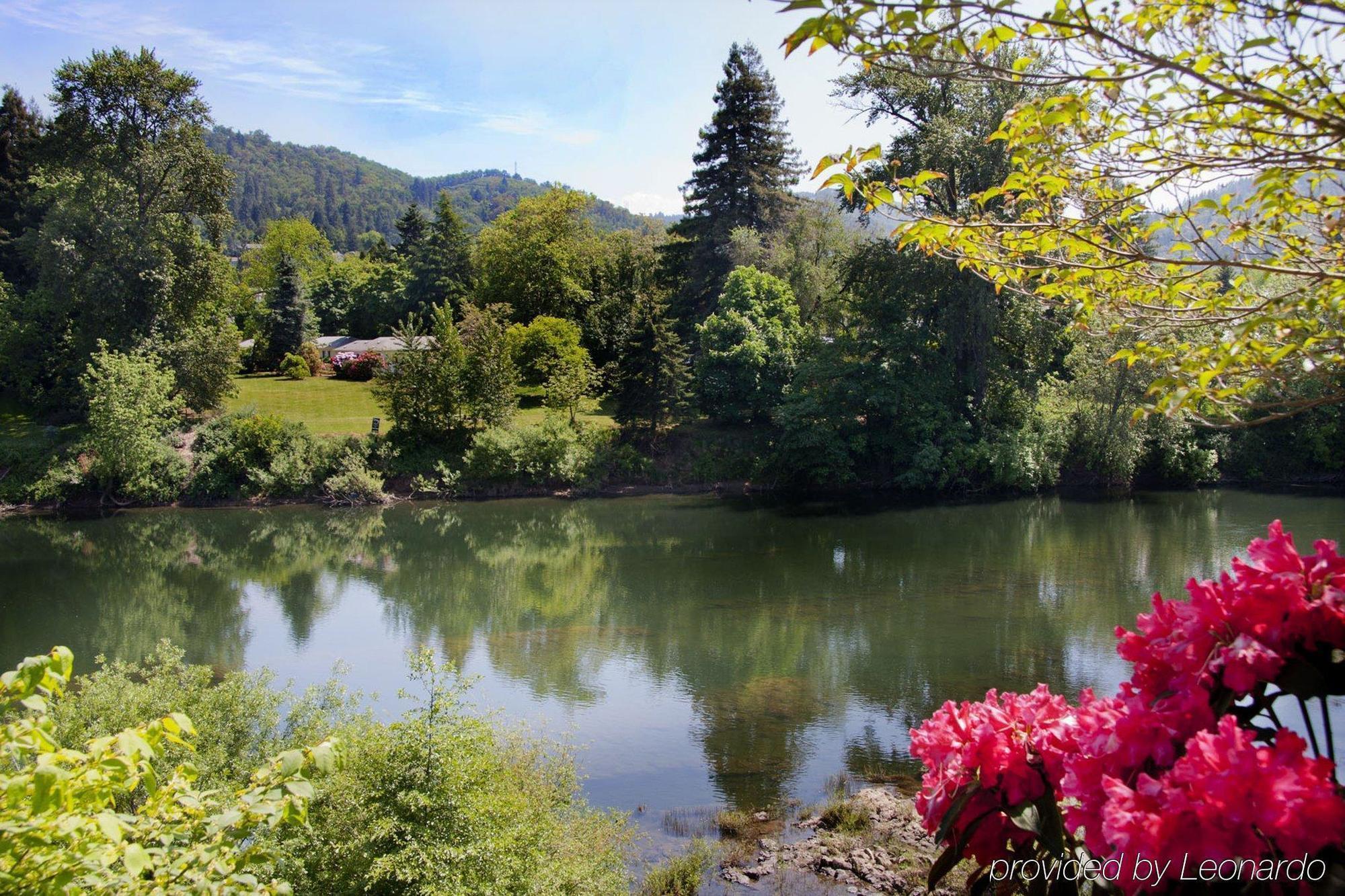Holiday Inn Express Roseburg By Ihg Экстерьер фото