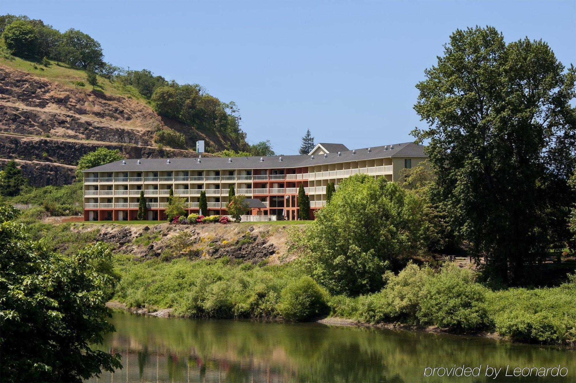 Holiday Inn Express Roseburg By Ihg Экстерьер фото